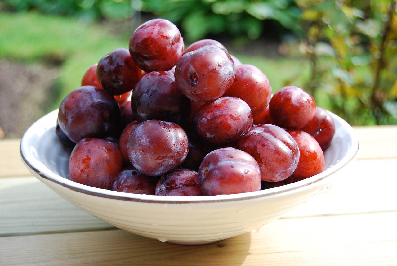 Plums: Nutritious