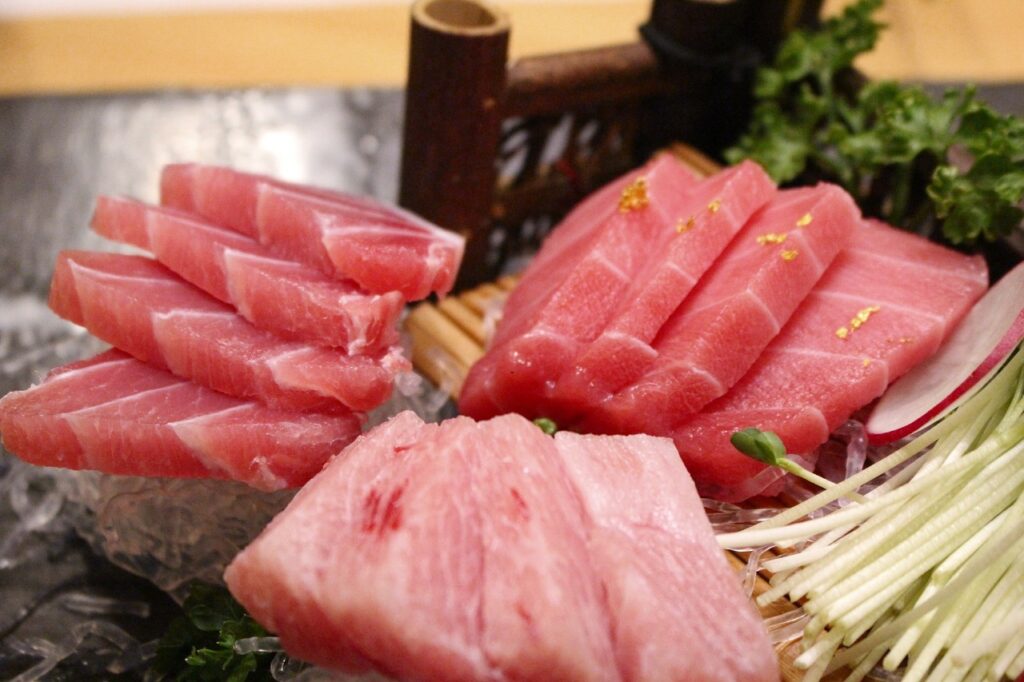 Sliced tuna