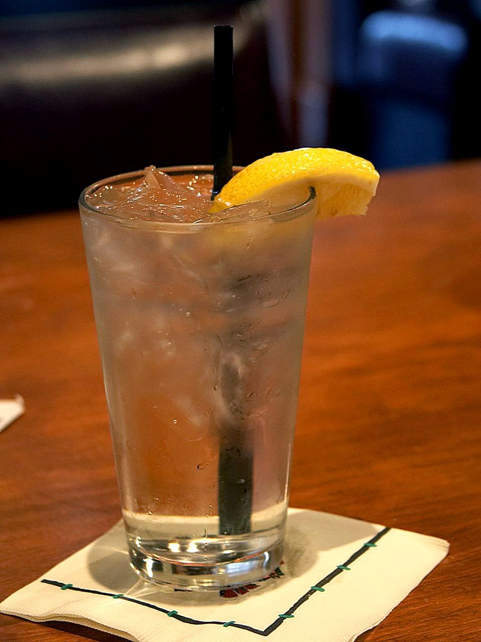 ce water with lemon.jpg