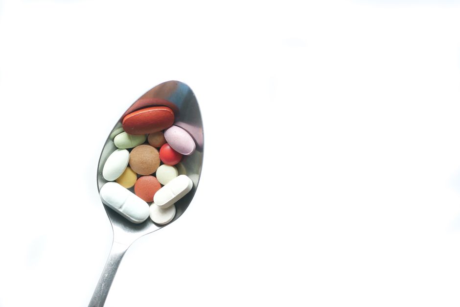 Nutrition and wellness research guide focusing on digestive enzymes vs betaine hcl for low stomach acid healthy choices