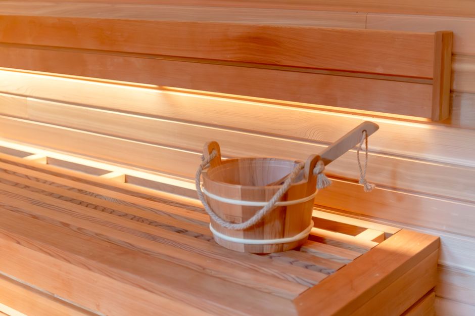 Nutrition and wellness research guide focusing on infrared sauna therapy for cellular recovery and hsp activation healthy choices